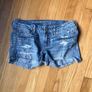 American Eagle distressed denim jean shorts S 2